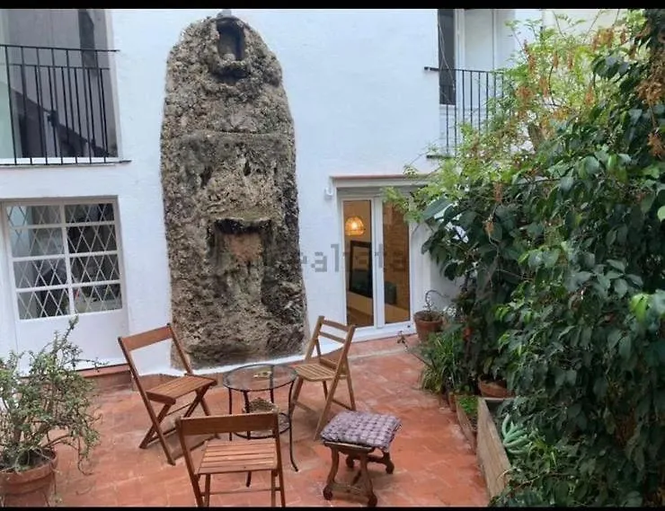 Linda Habitacion Privada contacts